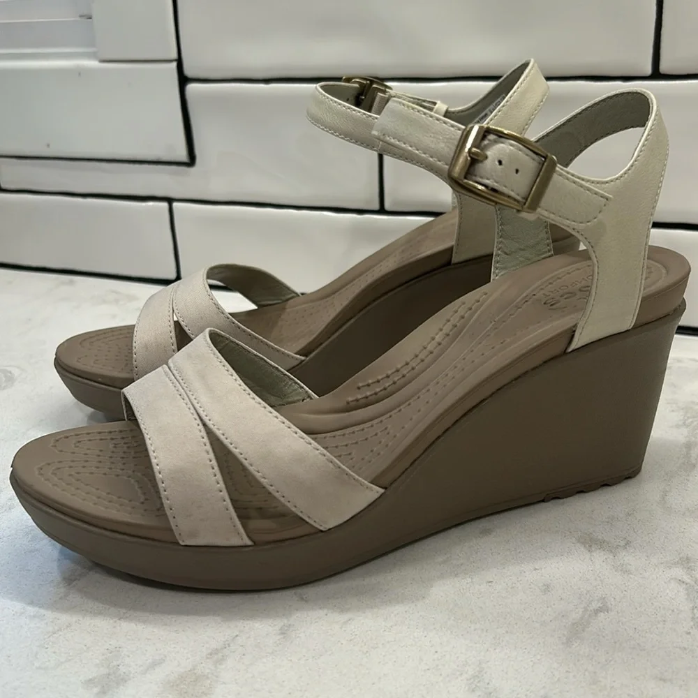 Crocs Womens Leigh II Ankle Strap Wedge Sandals Size 10 Light Beige